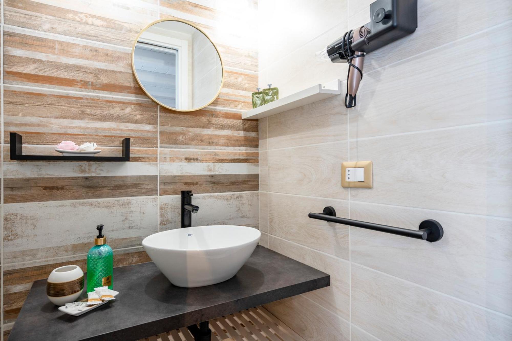 Liz Apartment บารี ภายนอก รูปภาพ
